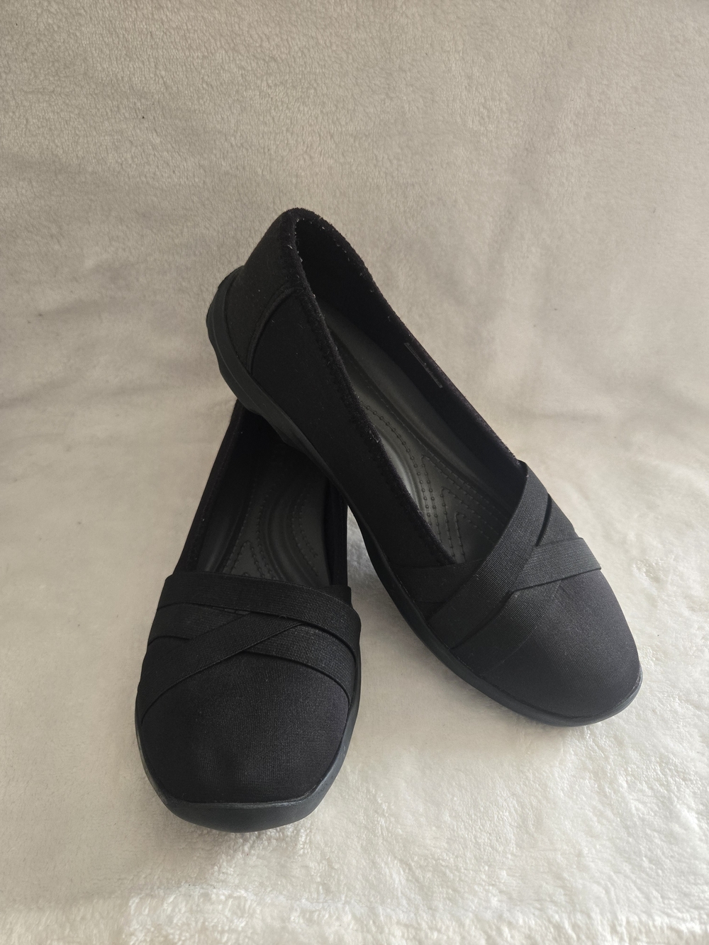 Crocs Women's Busy Day Strappy Flats Size 7